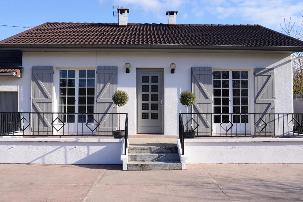 Les Villas Du Domaine De Suzel Vignieu Экстерьер фото