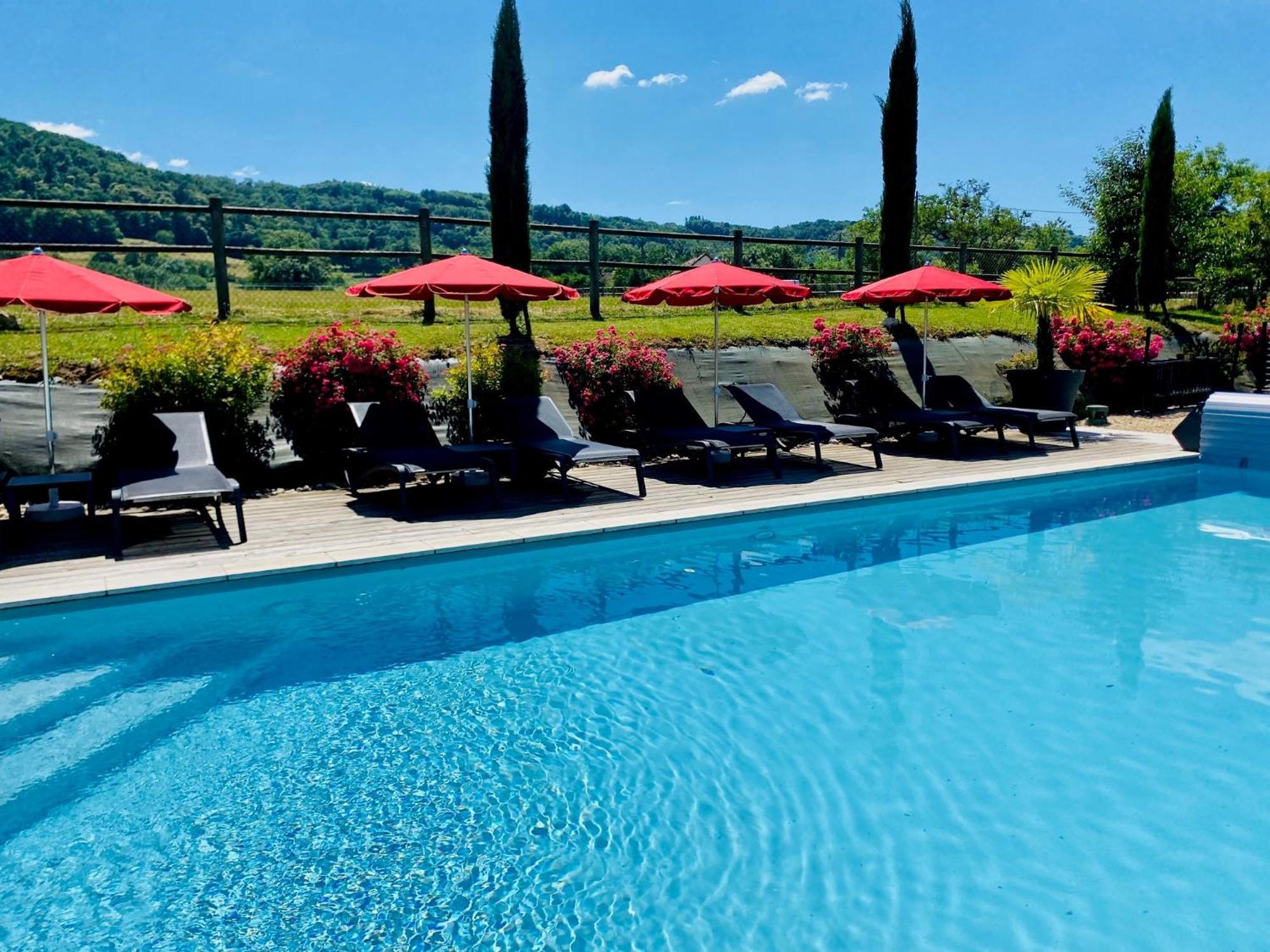 Les Villas Du Domaine De Suzel Vignieu Экстерьер фото